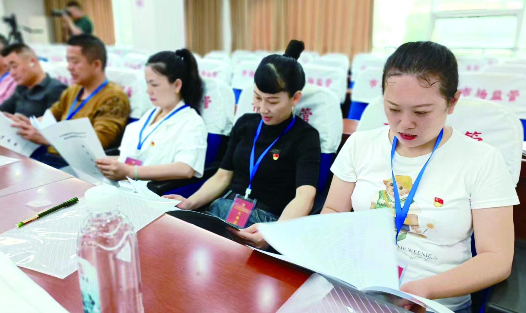 集團公司黨委開展創(chuàng)先爭優(yōu)活動 推薦評選先進(jìn)基層黨組織、優(yōu)秀黨務(wù)工作者和優(yōu)秀共產(chǎn)黨員 （李高雄報道） 